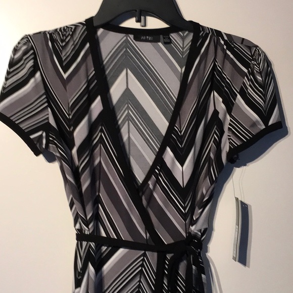 NWT Apt.9 Wrap Dress Size Petite PS - Picture 2 of 10
